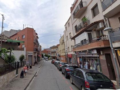 House with ground floor and upper floor, C/ Diagonal, Canovelles (Barcelona)