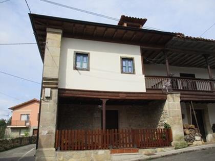 33.33% of the Lot formed by: Rustic and House located in La Robellada Concejo de Onís, (Asturias). FR 5122 and 9415 RP Cangas de Onís